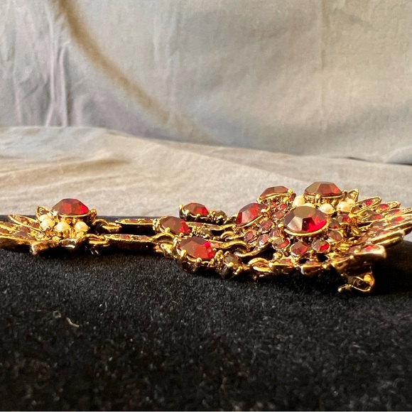 Hollycraft Red Rhinestone Brooch 3”
Vintage and Stunning - Picture 8 of 8